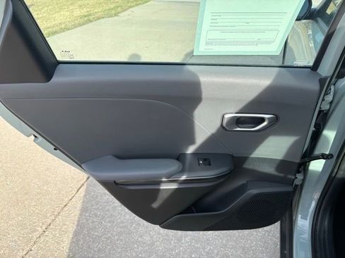 Used 2025 Kia K4 FWD image 21