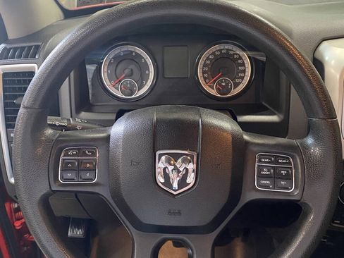 Used 2017 RAM 1500 Classic SLT AWD/4WD image 10