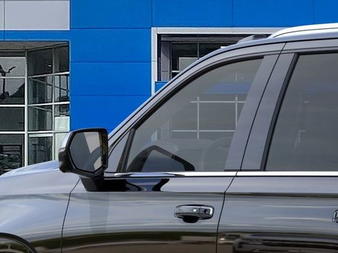 New 2026 Chevrolet Suburban Premier image 12