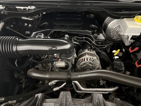 Used 2019 RAM 1500 Laramie AWD/4WD image 22