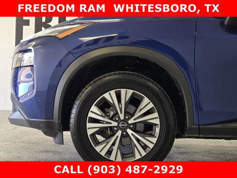 Used 2023 Nissan Rogue SV image 6