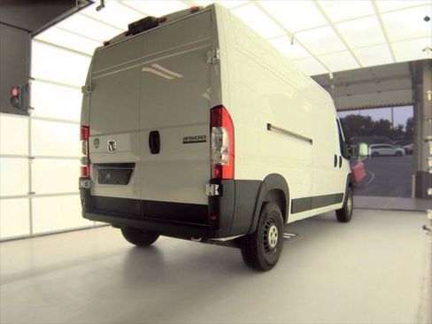 Used 2023 RAM ProMaster 2500 FWD image 3