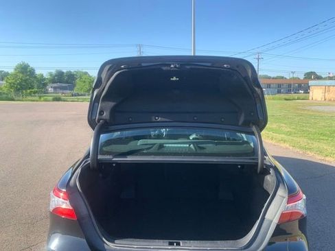 Used 2019 Toyota Camry XLE w/ Navigation Package FWD image 25
