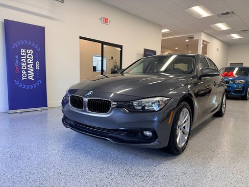 Used 2016 BMW 320i Sedan image 3