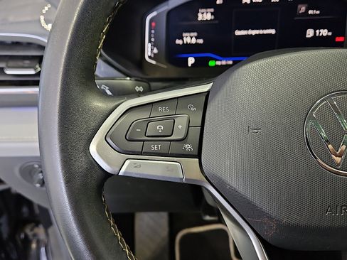 Certified 2023 Volkswagen Taos SEL AWD/4WD image 17
