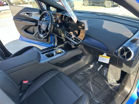 New 2026 Chevrolet Equinox EV LT image 10