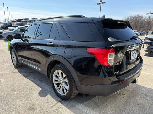 Used 2020 Ford Explorer XLT w/ Equipment Group 202A image 5