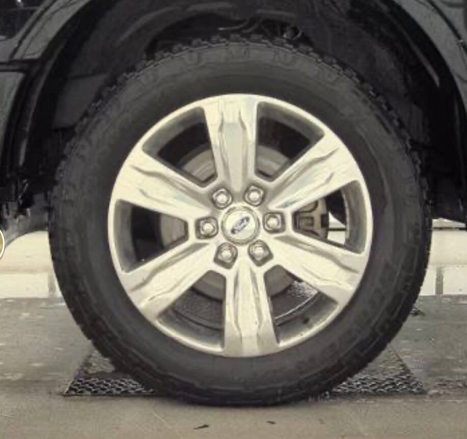 Used 2018 Ford F150 Platinum w/ Equipment Group 701A Luxury AWD/4WD image 11