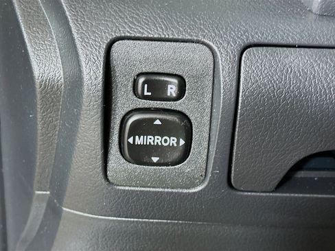 Used 2011 Toyota Camry SE image 17