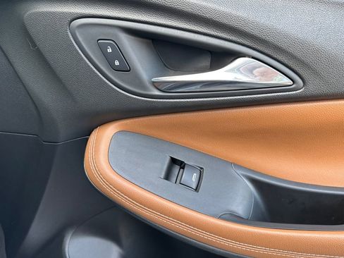 Used 2021 Buick Encore GX Essence FWD image 20