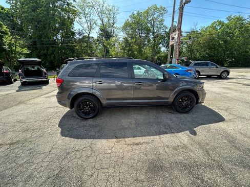 Used 2020 Dodge Journey SE w/ Blacktop Package FWD image 14