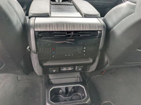 Used 2024 Jeep Wagoneer Series II AWD/4WD image 20