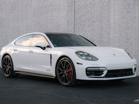 Used 2021 Porsche Panamera GTS AWD/4WD image 3