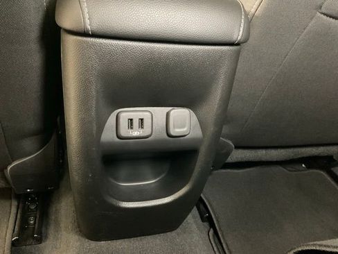 Used 2022 GMC Canyon Elevation image 17