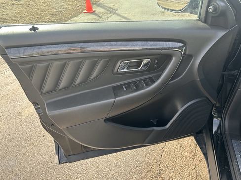 Used 2012 Ford Taurus Limited image 11