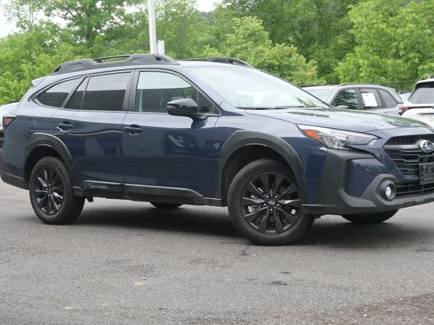 Certified 2025 Subaru Outback Onyx Edition AWD/4WD image 2