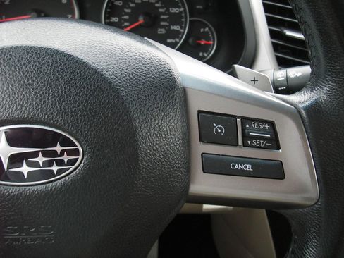 Used 2014 Subaru Outback 2.5i Premium w/ Moonroof Package AWD/4WD image 19