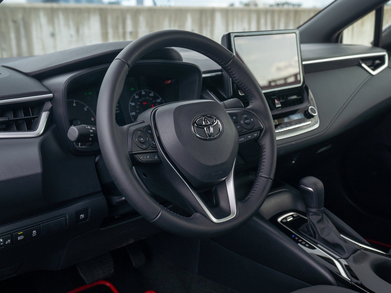 Used 2025 Toyota Corolla SE FWD image 17
