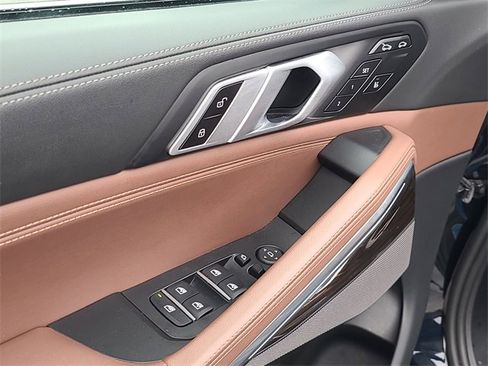 Used 2024 BMW X6 xDrive40i w/ Premium Package image 22