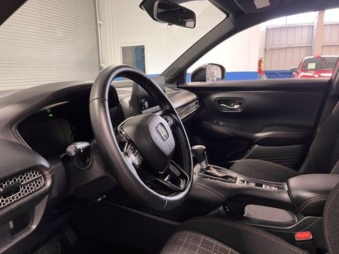 Used 2025 Honda HR-V Sport image 23