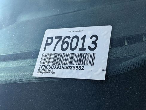 Used 2017 Ford Escape Titanium image 33