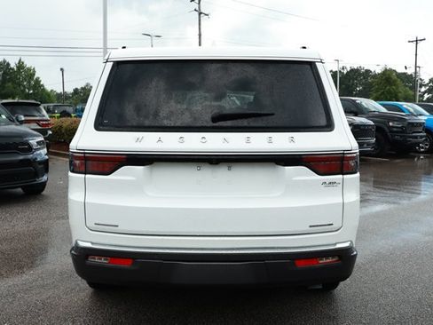 Used 2022 Jeep Wagoneer Series III AWD/4WD image 7