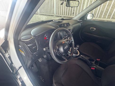 Used 2016 Kia Soul FWD image 18
