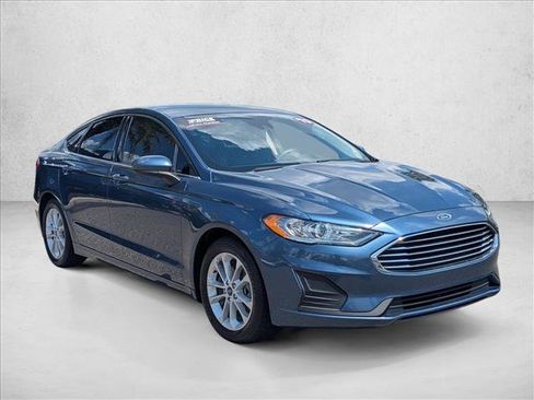 Used 2019 Ford Fusion SE FWD image 3