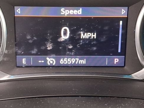 Used 2021 Chevrolet Traverse LT image 21