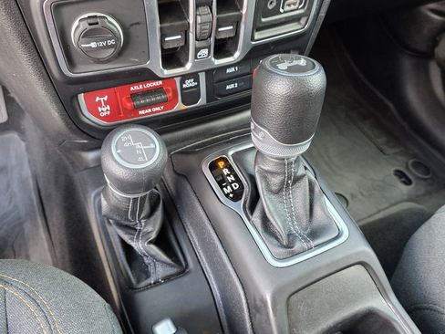 Certified 2025 Jeep Wrangler Unlimited Sport AWD/4WD image 20