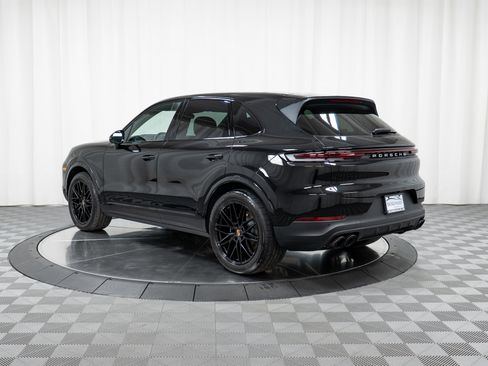 New 2026 Porsche Cayenne image 3