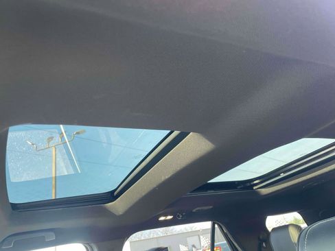 Used 2018 Ford Explorer Platinum image 8