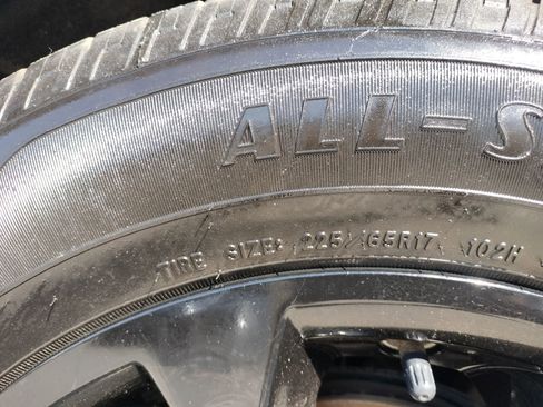 Used 2020 Ford Escape SE image 19