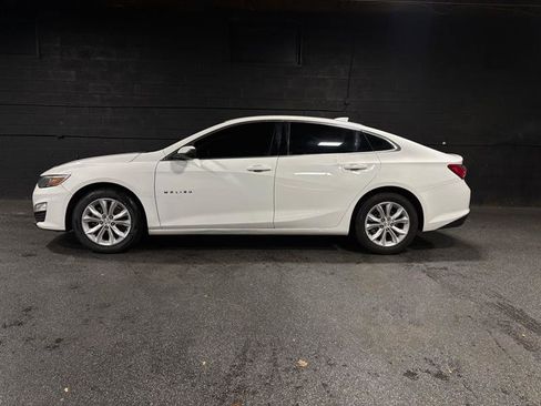 Used 2021 Chevrolet Malibu LT image 2