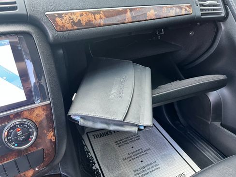 Used 2011 Mercedes-Benz R 350 BlueTEC 4MATIC image 32