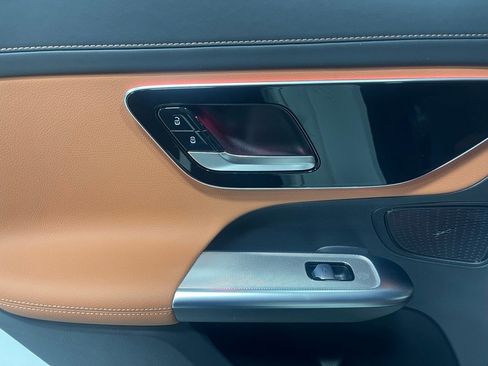 Used 2025 Mercedes-Benz GLC 43 AMG 4MATIC image 24