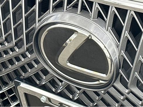Used 2022 Lexus LS 500 w/ Cold Weather Package (CK) RWD image 41