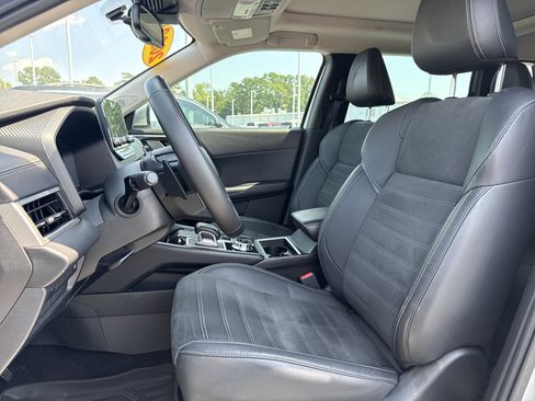 Used 2023 Mitsubishi Outlander SE AWD/4WD image 15