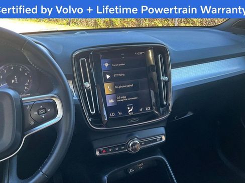 Used 2020 Volvo XC40 T5 Momentum w/ Protection Package Premier image 9