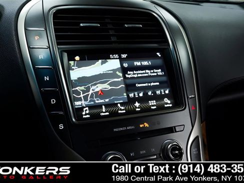 Used 2017 Lincoln MKX Reserve w/ Lincoln MKX Climate Package image 48