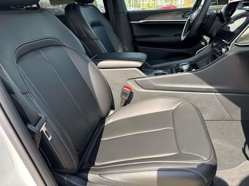 New 2025 Jeep Grand Cherokee L Limited w/ Luxury Tech Group II RWD image 27