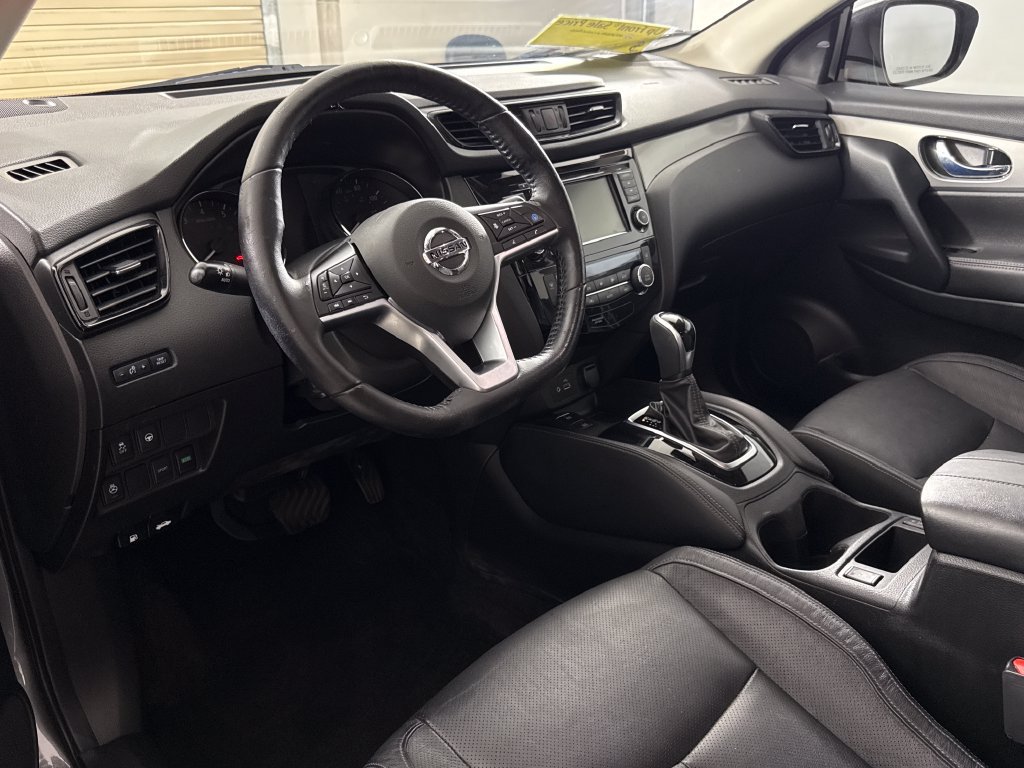 Used 2020 Nissan Rogue Sport SL FWD image 14