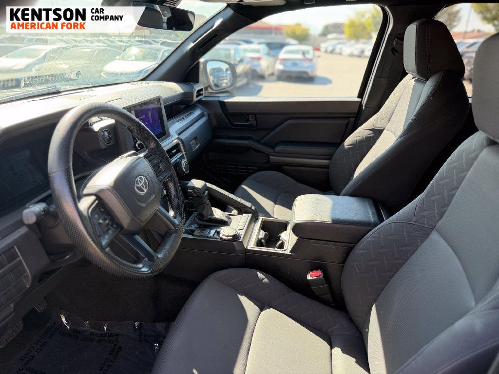 Used 2025 Toyota Tacoma SR5 AWD/4WD image 30