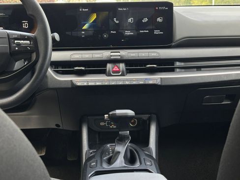 Used 2025 Kia K4 LXS image 23