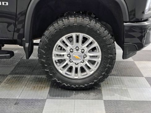 Used 2022 Chevrolet Silverado 3500 High Country w/ Technology Package image 16