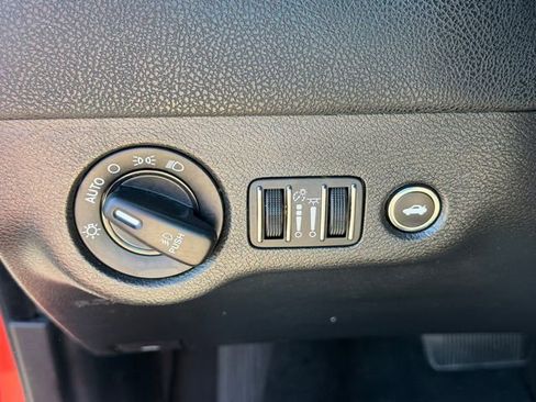 Used 2019 Dodge Charger Scat Pack RWD image 12