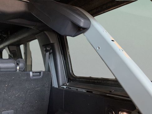 Used 2021 Ford Bronco Black Diamond AWD/4WD image 31