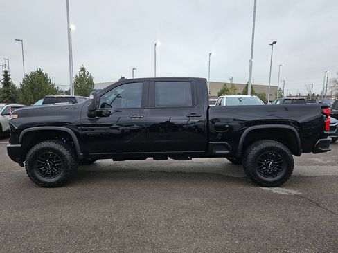 Used 2026 Chevrolet Silverado 2500 ZR2 w/ LPO, Dark Essentials Package image 7