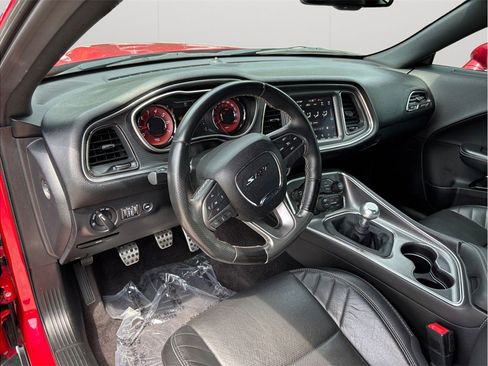 Used 2016 Dodge Challenger SRT Hellcat RWD image 6