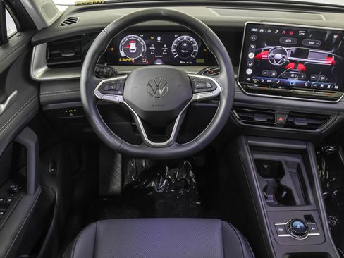 New 2026 Volkswagen Tiguan SE image 37